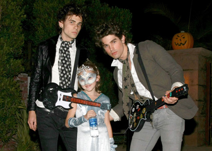 justin bieber dressed up for halloween. Dressed up as the Jonas