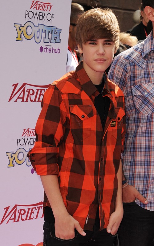 justin timberlake 2011 shirtless_27. 2011 Justin Bieber is busy