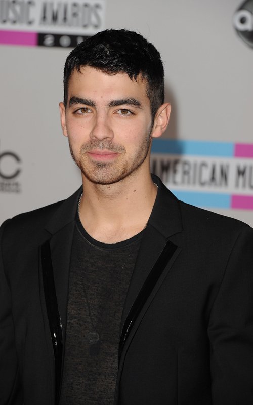 Joe Jonas showed up for the 2011 American Music Awards in Los Angeles